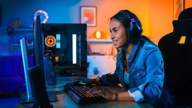 Discovering Different Experiences in popular online games
