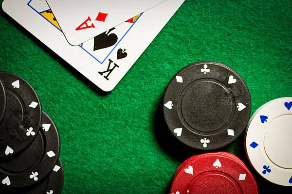 Key Features to Consider When Exploring online casino Singapore