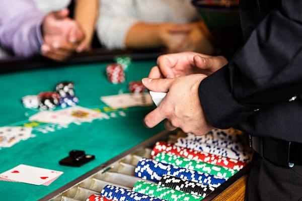 Try Classic Table Games with an online casino Singapore for Casino Fans